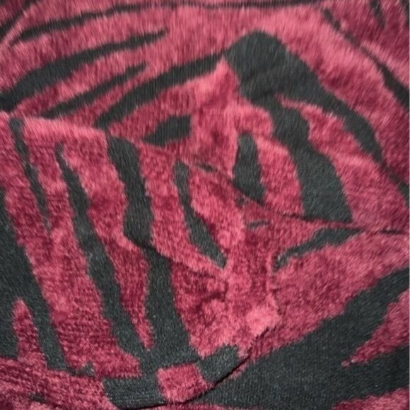 Bardot Womens Zebra Print Fuzzy Knit Crewneck Sweater Red & Black Balloon Sleeve - Picture 6 of 6